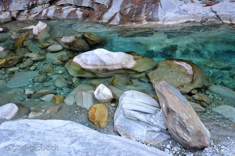 Ticino, Verzasca, Maggia, Brione, Sonogno, Corippo, Locarno, Lago Maggiore, cielo, inverno, cascata, foresta