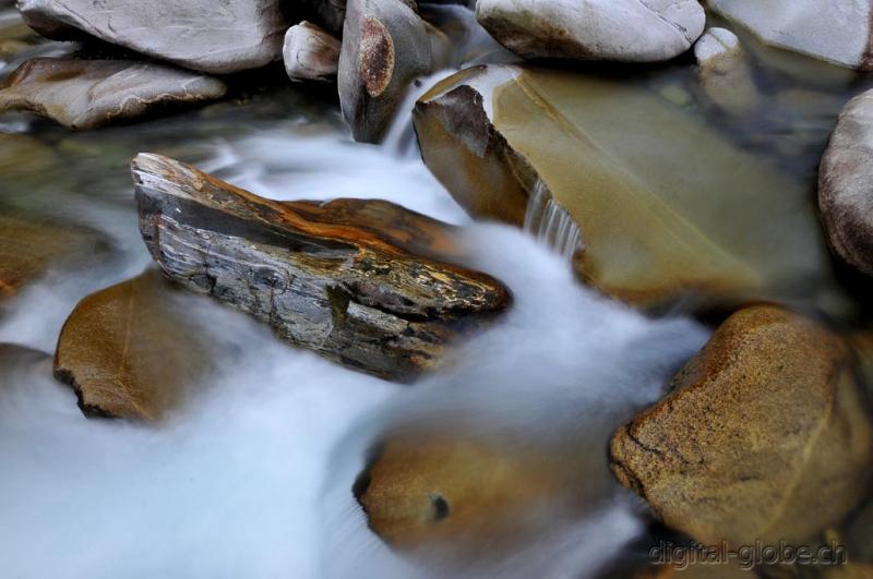 Ticino, Verzasca, Maggia, Brione, Sonogno, Corippo, Locarno, Lago Maggiore, cielo, inverno, cascata, foresta