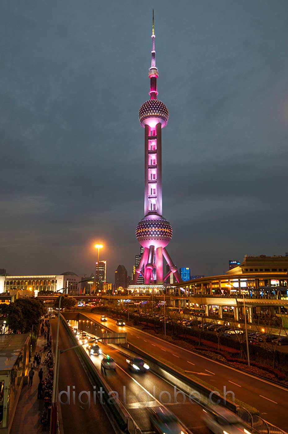 Pearl Tower, Shanghai, Cina, fotografia