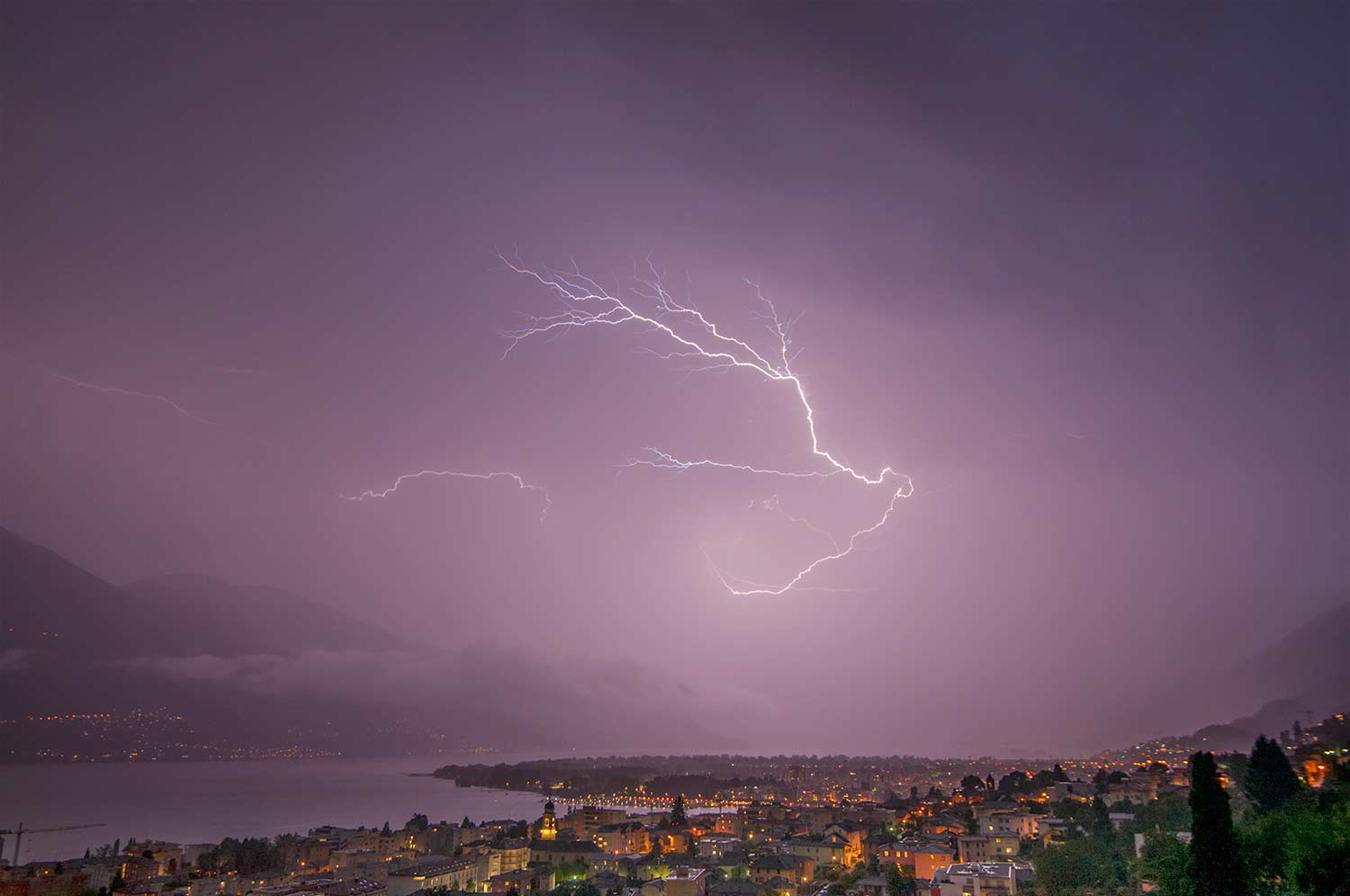 Temporale, fulmine, Lago Maggiore