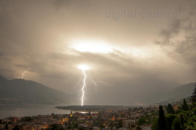 Temporale, fulmine, Lago Maggiore