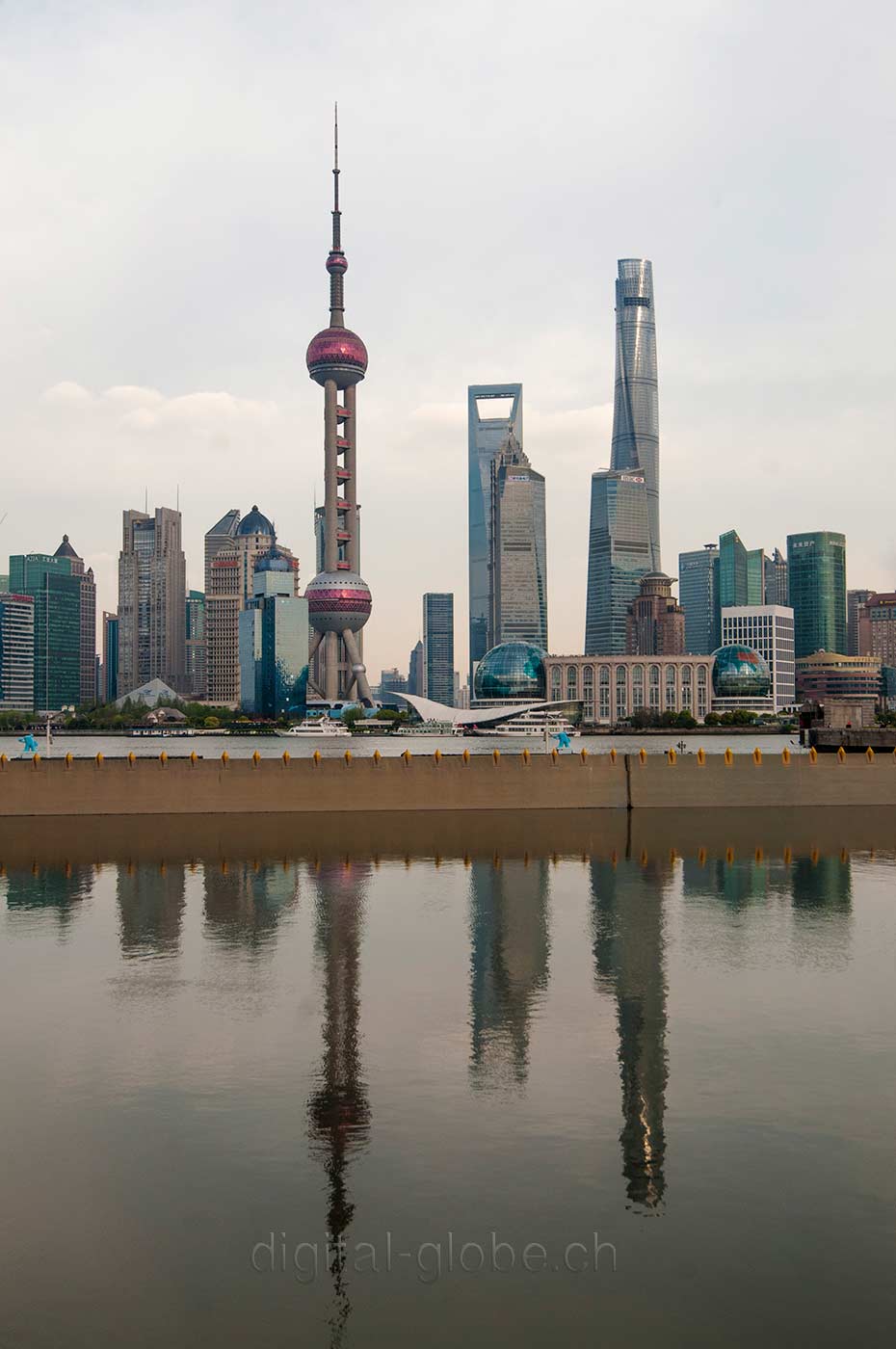 Pearl Tower, Shanghai, Cina, fotografia