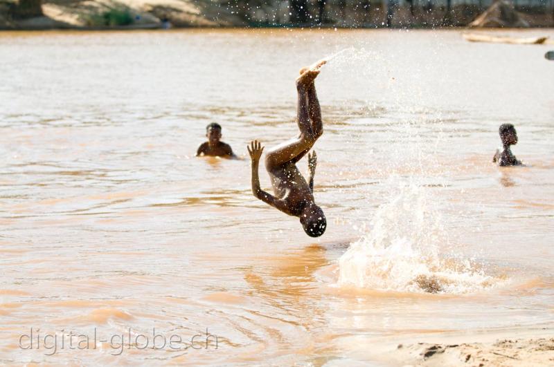 Bambini, gioco, fiume, Madagascar, fotografia